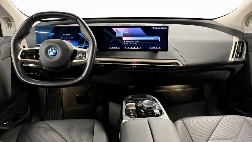 Bild 4 av BMW iX xDrive50 Innovationpkt Driving Assist Pro Head Up 360 Drag