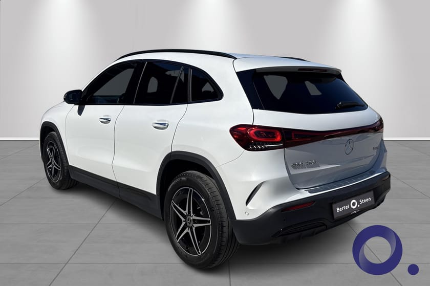 Bilde 3 av Mercedes-Benz EQA 300 4MATIC 4M|AMG|H.feste|Adaptive cruise|Mem