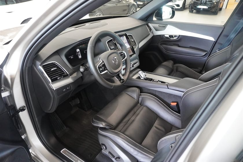 Bild 2 av Volvo XC90 7 Säten T8 AWD 456 hk Ultimate Dark 7-Sits