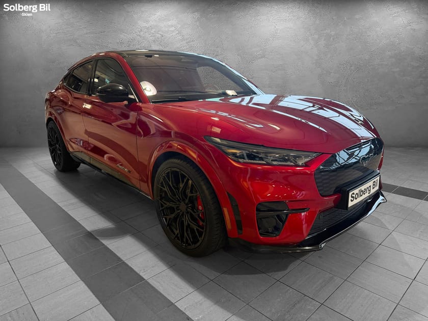 Bilde 3 av Ford Mustang Mach-E GT GT/ 22'' SOMMERHJUL/ 360.K/ LUCID.RED/ B&O/ BREMBO