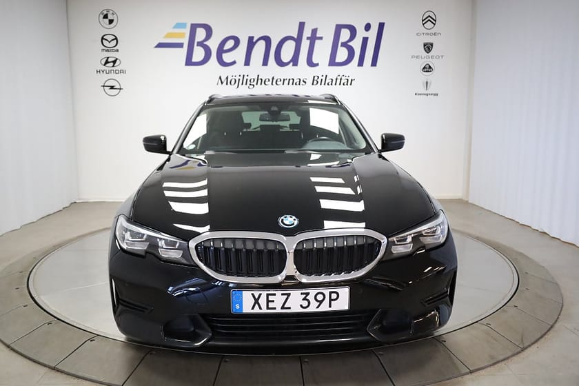 Bild 2 av BMW 330e Touring Sport line | Navi | Dragkrok | Backkamera |
