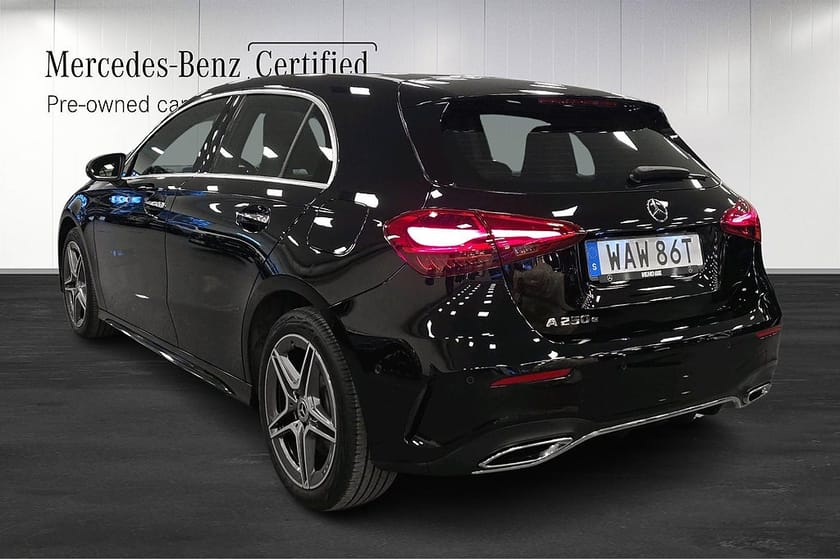 Bild 4 av Mercedes-Benz A 250 e AMG Panorama Rattvärme Panelbelysning