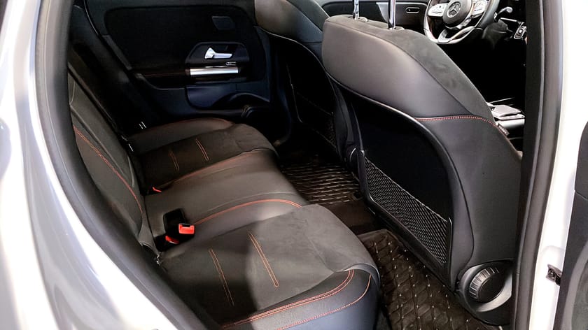 Bild 5 av Mercedes-Benz EQA 300 4MATIC AMG LINE/DRAG/PANORAMA/HUD