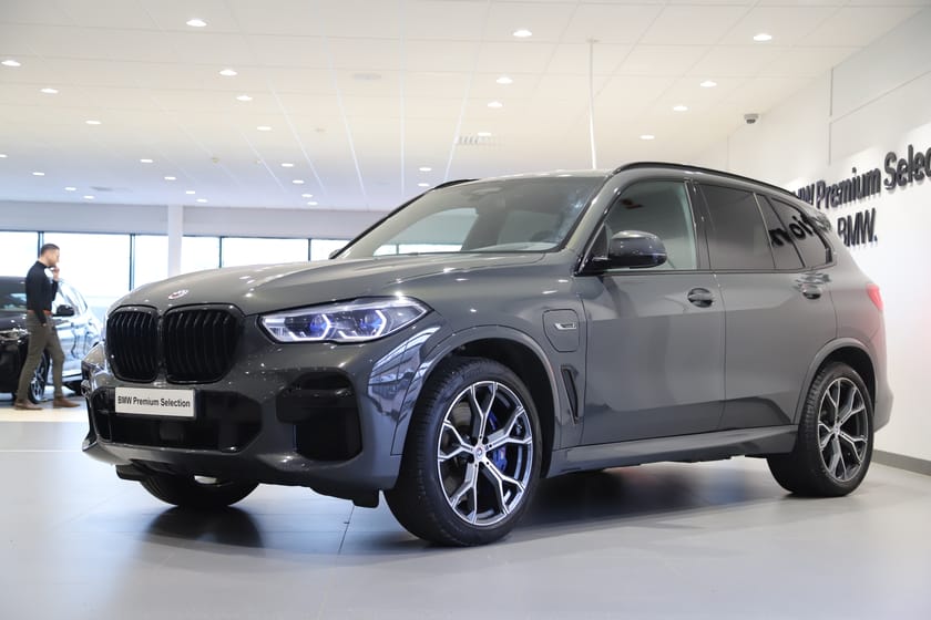 Bild 2 av BMW X5 xDrive45e iPerformance M sport Dragkrok Individual Innovation - Autowåx Bil