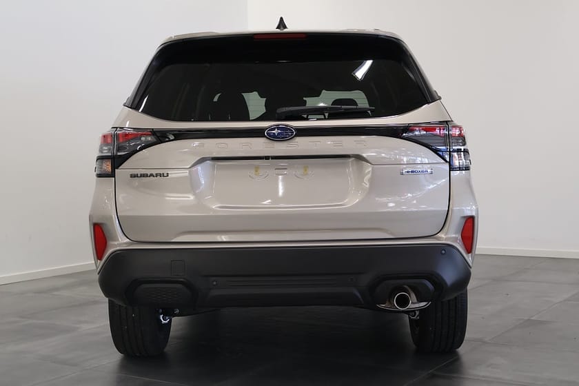 Bild 3 av Subaru Forester e-Boxer Adventure Hybrid kampanj Dragkrok Vinterhjul