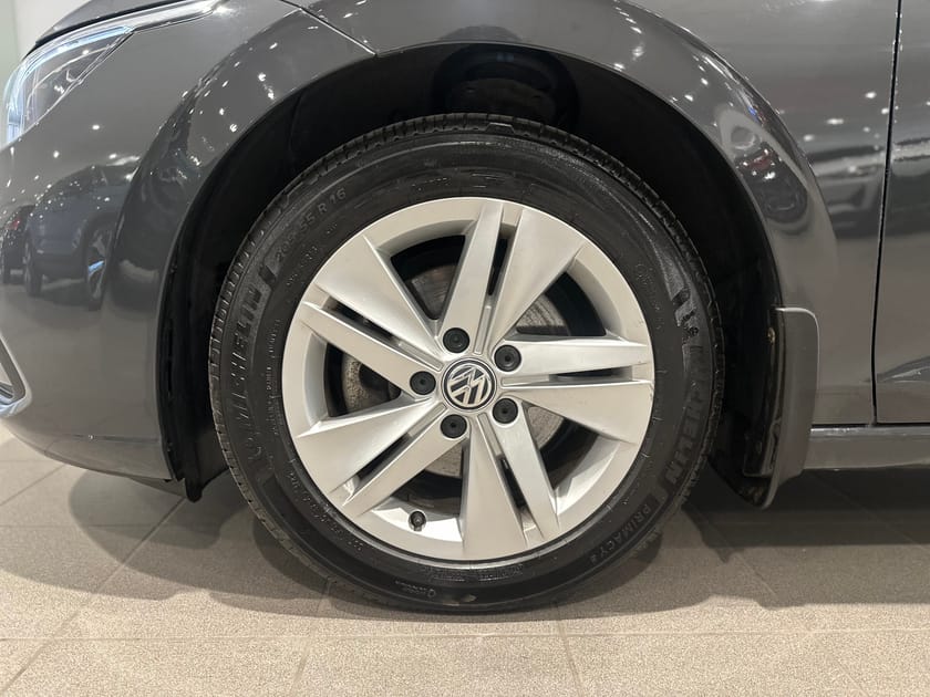 Bild 4 av Volkswagen Golf 1.5 eTSI ACT DSG