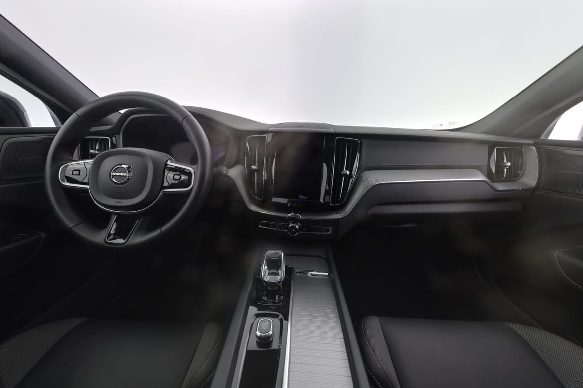 Volvo XC60 2023 - miniatyr 8