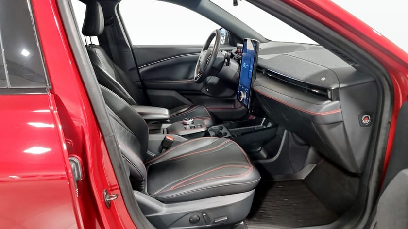 Bild 3 av Ford Mustang Mach-E Standard Range AWD 269hk Automat