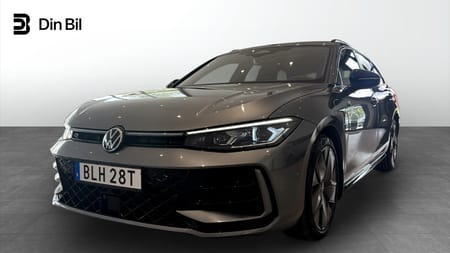 Volkswagen Passat Variant eHybrid R-LINE 272 hk Drag/Värmare/Panoram