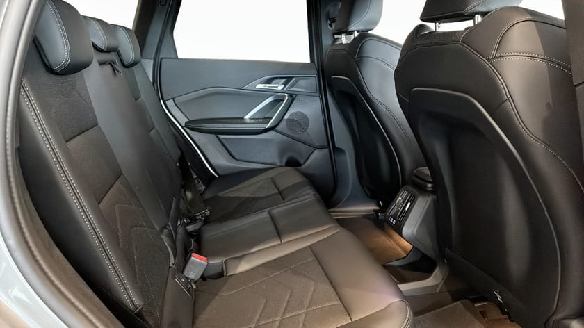 Bild 5 av BMW X1 xDrive25e M sport, Dragkrok, Rattvärme