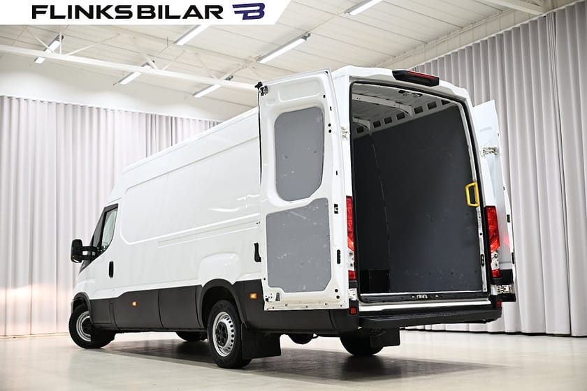 Bild 4 av Iveco Daily 35-140 Van 2.3 JTD Hi-Matic 136HK XXL-Skåp|Automat||3.5ton-drag