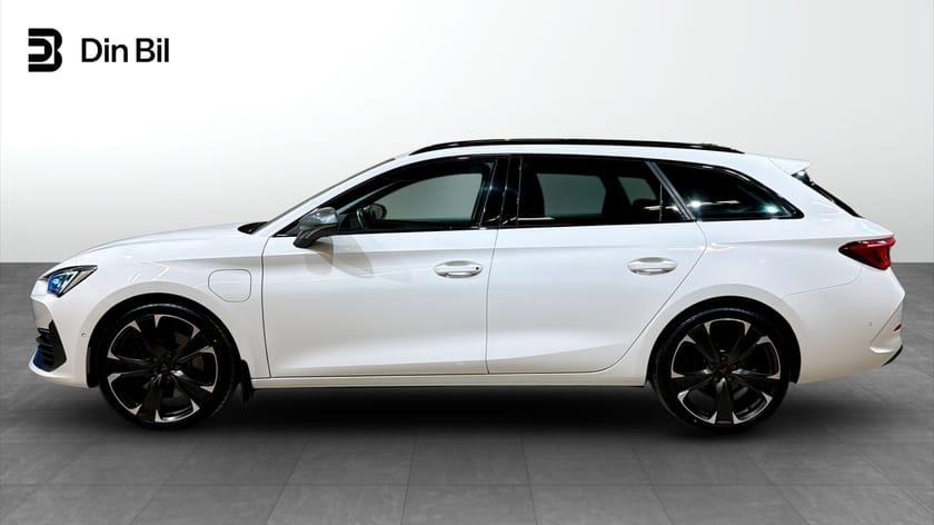 Bild 2 av CUPRA Leon Sportstourer e-Hybrid VZ 1.4 TSI 245 hk DSG6 Laddhybrid