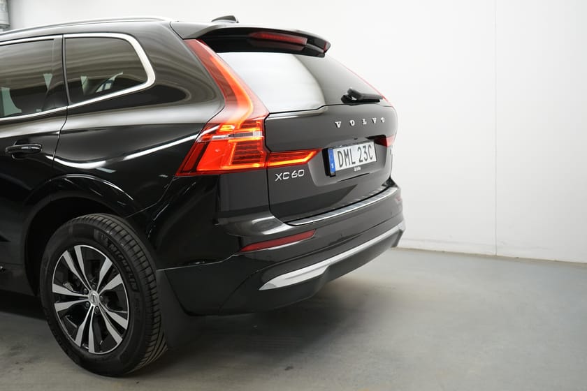 Bild 3 av Volvo XC60 Recharge T6 Core Edition, Dragkrok, Baklucka elmanövrerad, Navigation