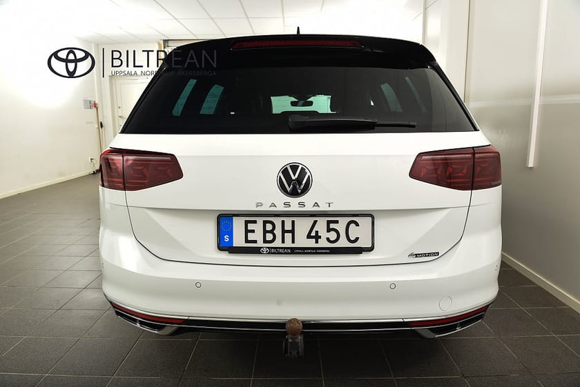 Bild 4 av Volkswagen Passat Sportscombi SC 2.0 TDI 4M GT R-line Drag Värmare Cockpit