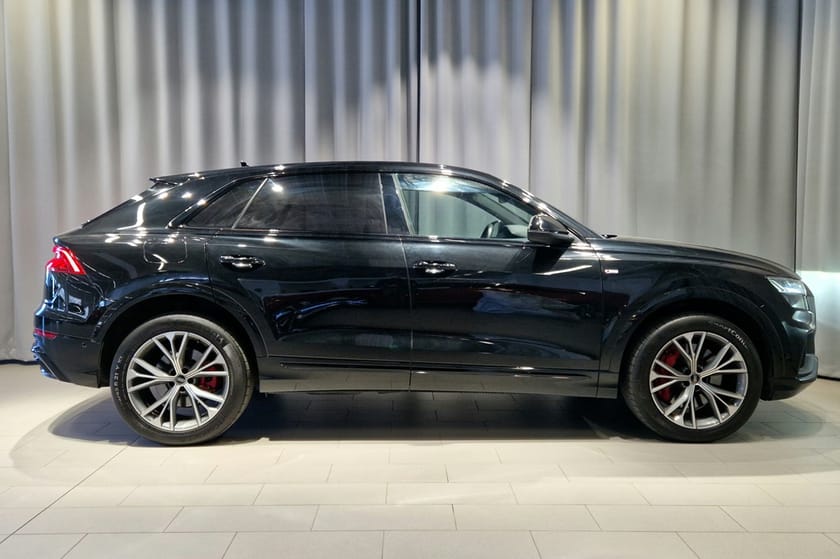 Bild 3 av Audi Q8 60 TFSI e quattro TFSI-e Hybrid 462 HK S-line
