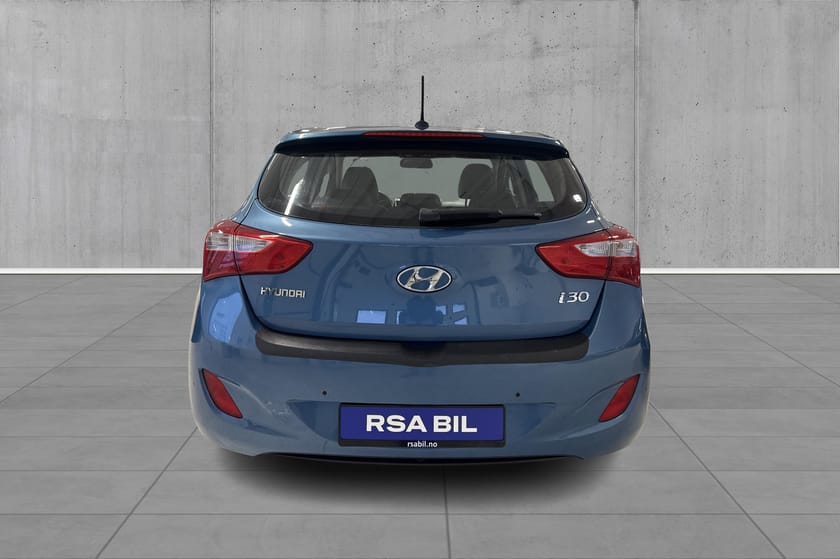 Bilde 5 av Hyundai i30 5-dørs 1,6L 110hk, Soltak, rattvarme, Maneull