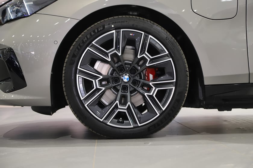 Bild 4 av BMW 530e xDrive Touring M Sport Business / Panorama / B&W- Businesspris*