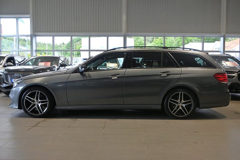Bild 2 av Mercedes-Benz E 220 T BlueTEC Aut 170hk Edition AMG Drag
