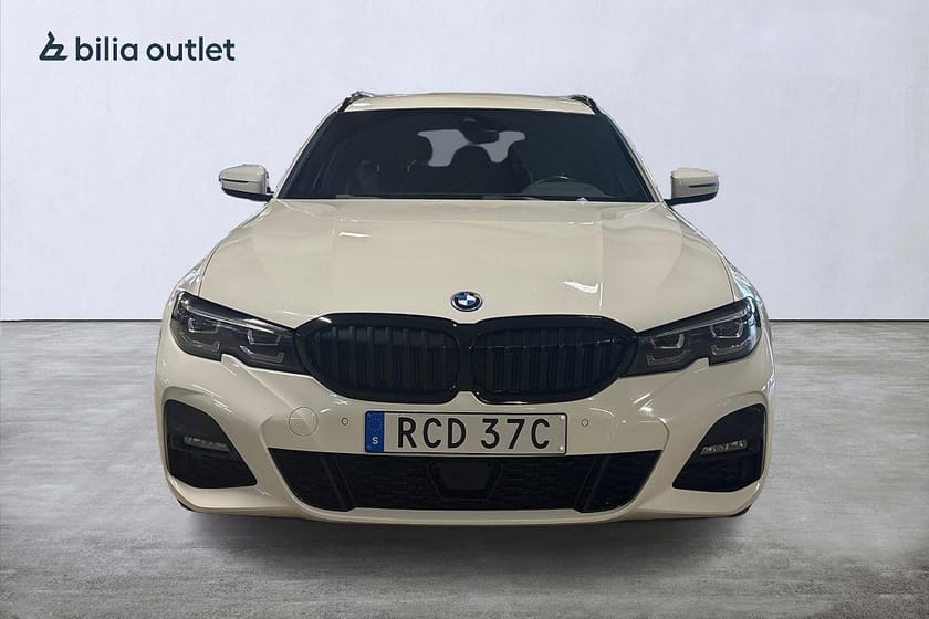 Bild 3 av BMW 330e xDrive Touring M-Sport Moms / Navi / Adaptiv Farthållar