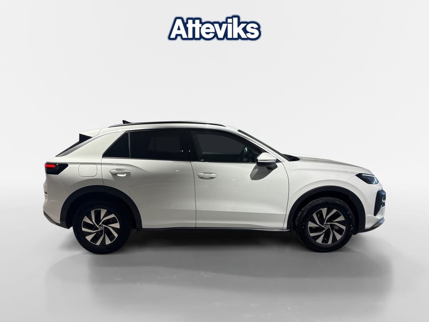 Bild 2 av Volkswagen T-Roc eTSI 150hk DSG Drag/Kamera/Life