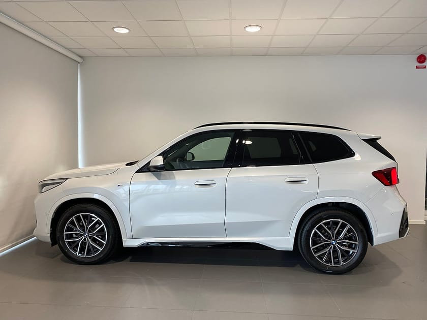 Bild 2 av BMW X1 sDrive18i 4,95% ränta M-Sport Adapt* Fart* Elstolar H/K