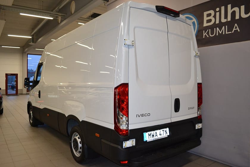 Bild 3 av Iveco Daily 35-140 Van FastLane 35S 136hk Aut Värmare 12m3 OMG Leverans