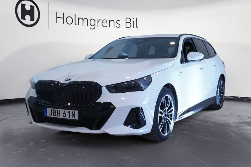 Bild 1 av BMW 530e xDrive Touring M-Sport Dragkrok, Navigation, Hud, H K