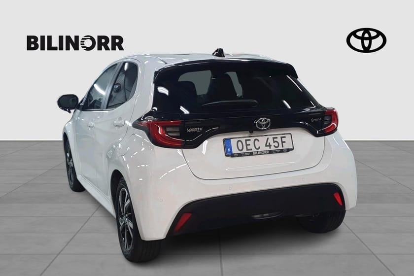 Bild 2 av Toyota Yaris Hybrid 115 Active Plus Säkerhetspaket | Vinterhjul | Motorvärmare |
