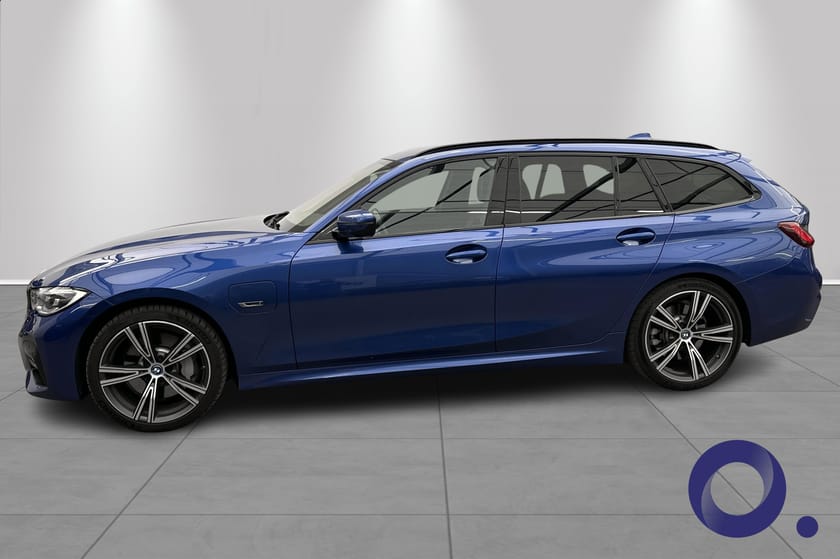 Bilde 2 av BMW 330e xDrive Touring M-Sport,Krok,Meget godt utstyrt!