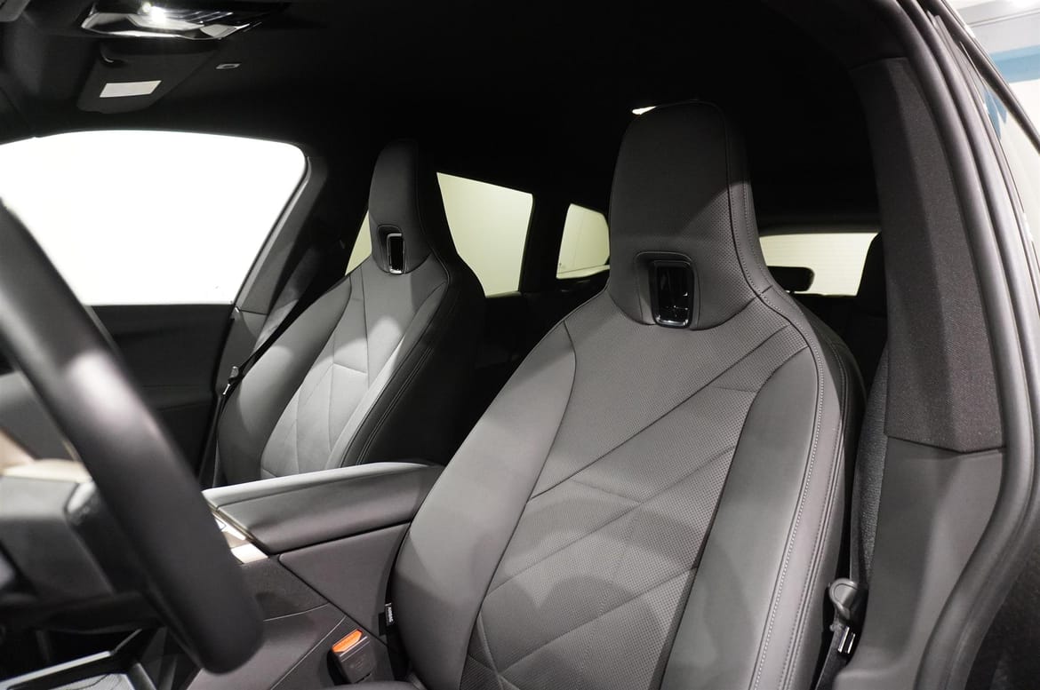 BMW iX xDrive50, 524ps, 2024