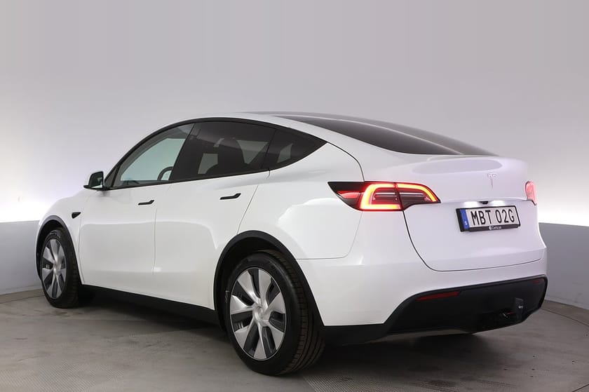 Bild 4 av Tesla Model Y Long Range AWD Autopilot Panorama Drag V-hjul