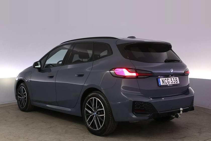 Bild 4 av BMW 225e xDrive Active Tourer M-Sport Drag BLIS Kamera
