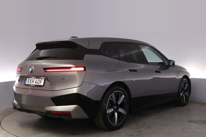 Bild 5 av BMW iX xDrive50 Sportline DAP Drag HK 360 HuD Elstol BSM