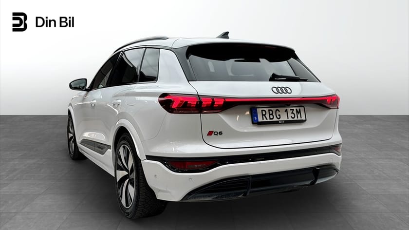 Bild 2 av Audi Q6 e-tron quattro 388HK B&O Drag PANO Black Optik