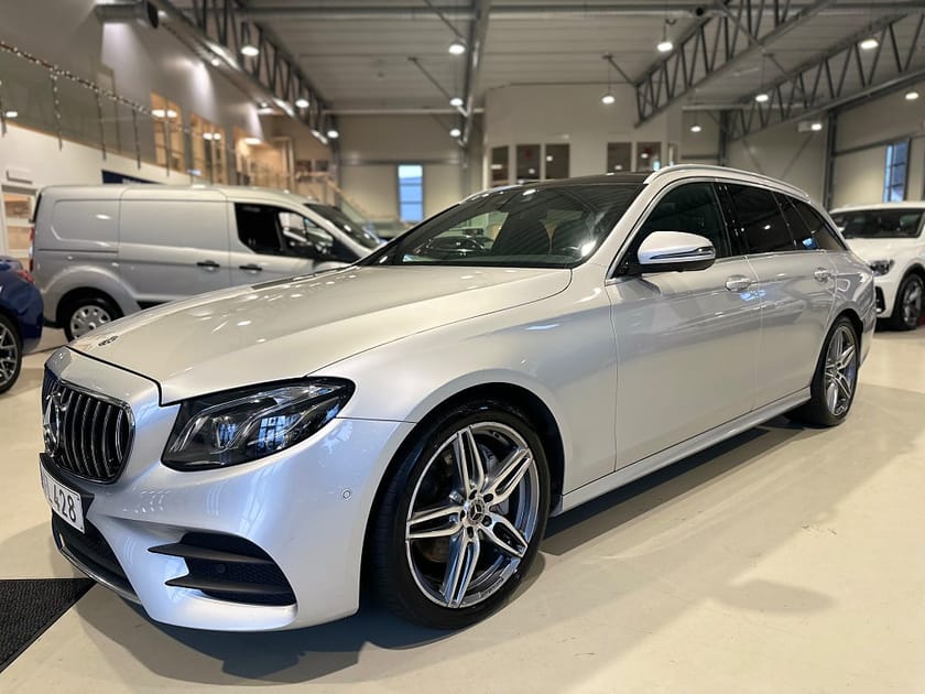 Bild 1 av Mercedes-Benz E 220 T d 9G-Tronic AMG Line / Drag Pano Burmester