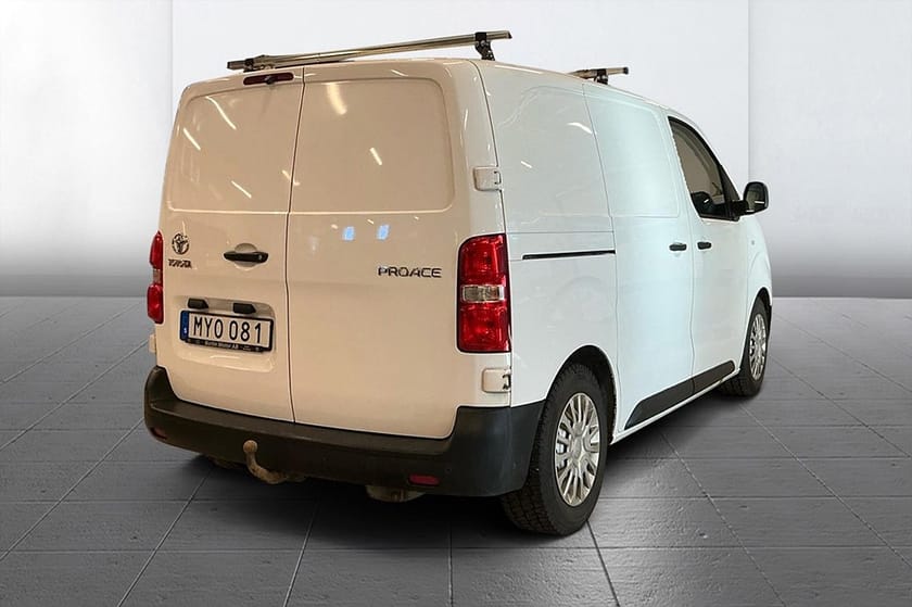 Bild 4 av Toyota Proace 1.5 D-4D 3-sits Drag Inredd Delläder Kamera Värmare