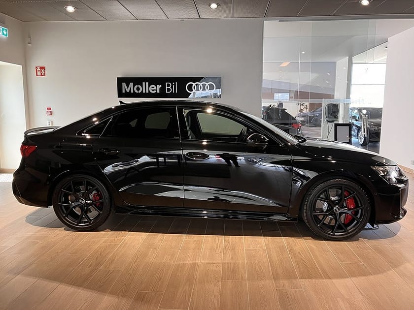 Bild 2 av Audi RS3 Sedan 400hk Quattro