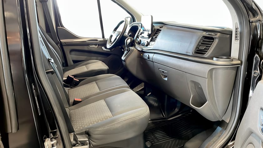 Bild 4 av Ford Transit Custom 320 Kombi L2 2.0L ECOBLUE 130HK | 9-sits | Dragkrok |