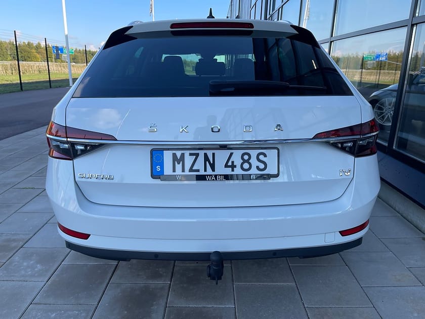 Bild 4 av Škoda Superb iV Combi Skoda 1.4 TSI Business|Värmare|Massage|Moms