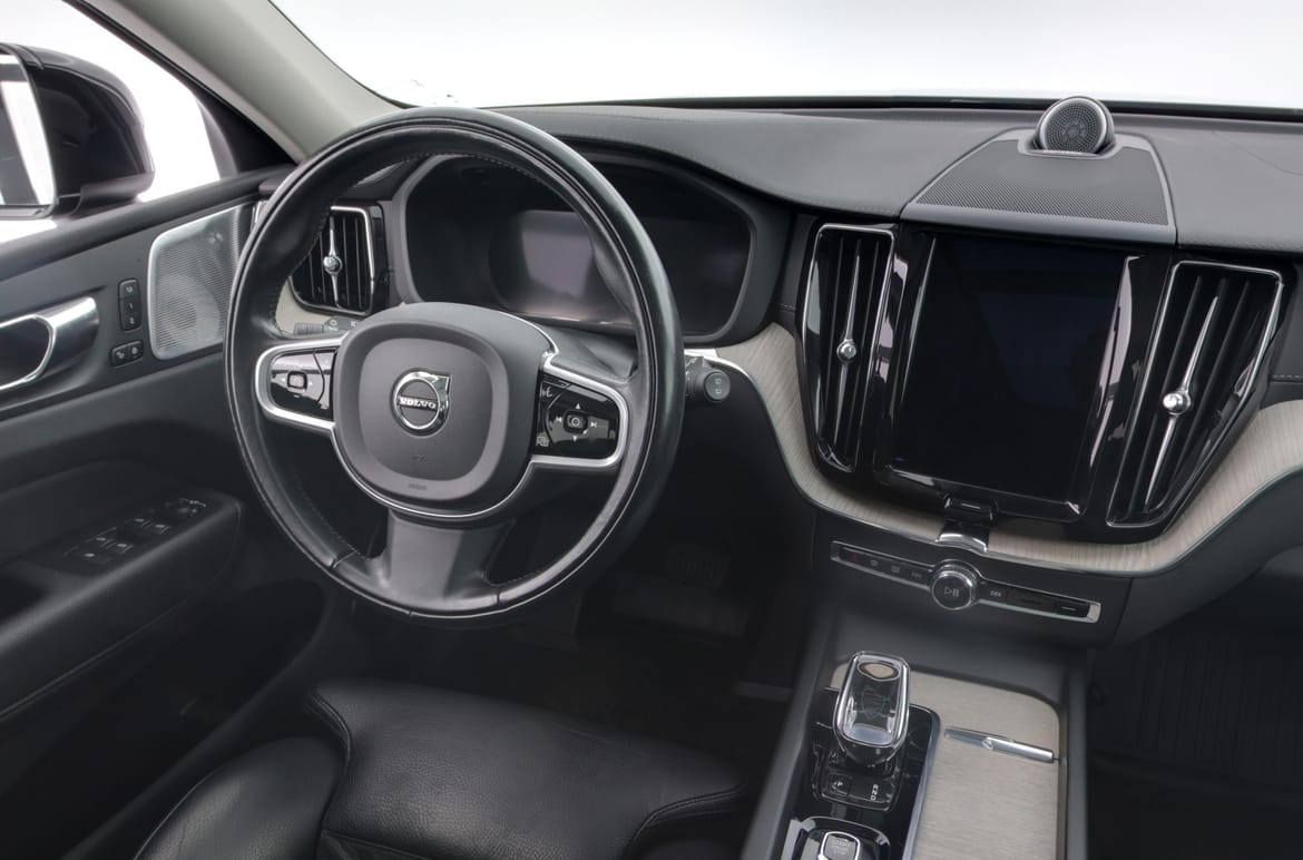 Volvo XC60 2022 - miniatyr 8