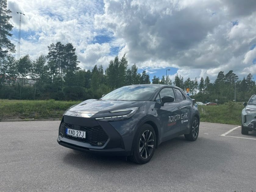 Bild 1 av Toyota C-HR PHEV 2,0 Laddhybrid FWD Style Teknikpaket, Vinterhjul