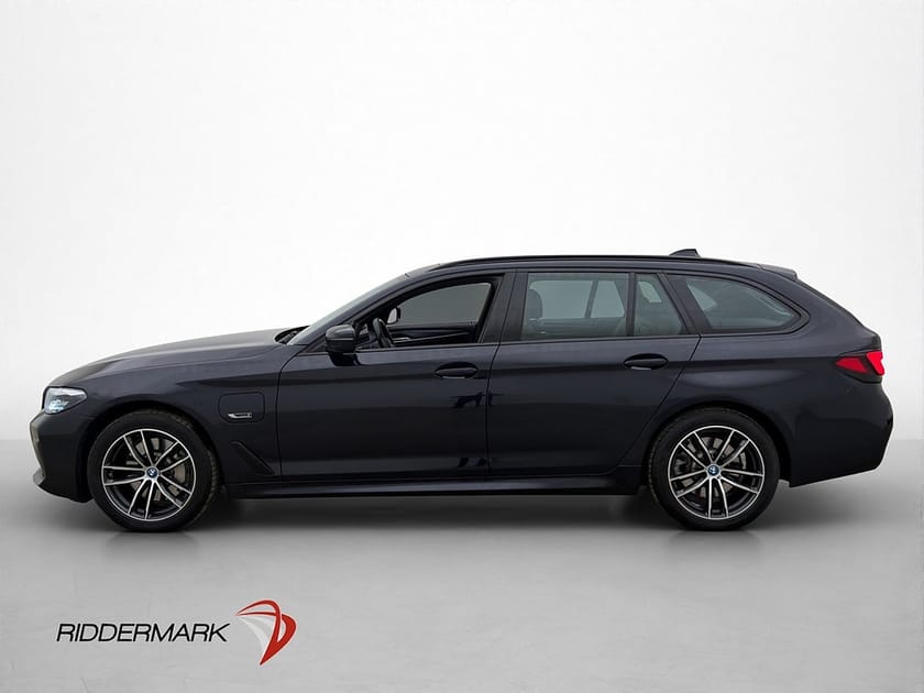 Bild 4 av BMW 530e xDrive Touring 530 M Sport Cockpit Pano Kamera Skinn Drag HiFi