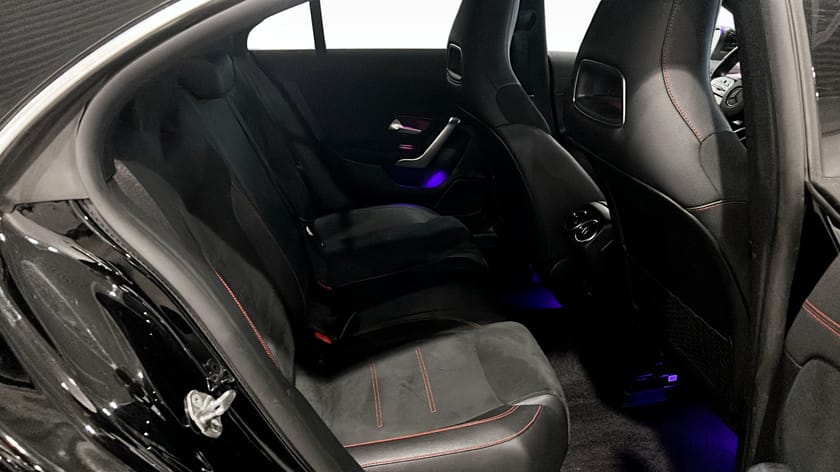 Bild 5 av Mercedes-Benz CLA 200 d coupé AMG / Backkamera / Navi