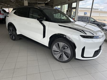 Lynk & Co 08 PHEV More