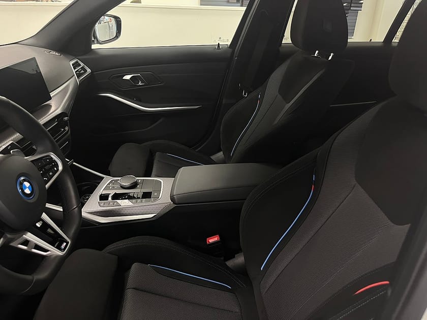 Bild 2 av BMW 330e Sedan Adaptiv Farth* HiFi Ljudsystem