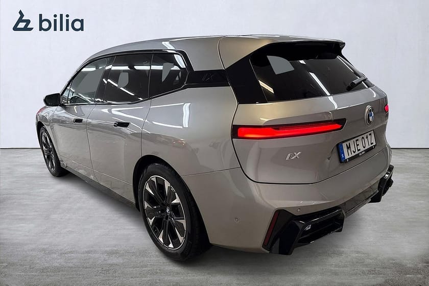 Bild 2 av BMW iX xDrive60 M Sport/Pano/H/K/Drag/DEMOBIL