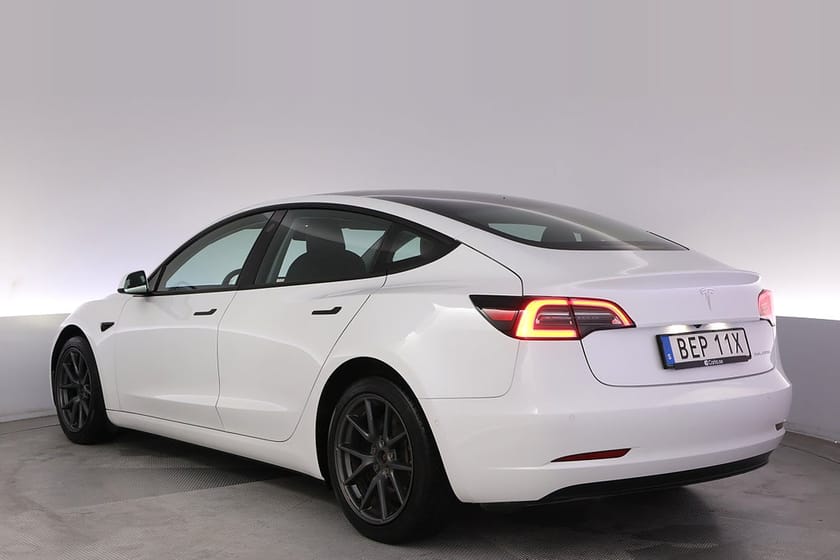 Bild 4 av Tesla Model 3 Long Range AWD Refresh Autopilot Panorama