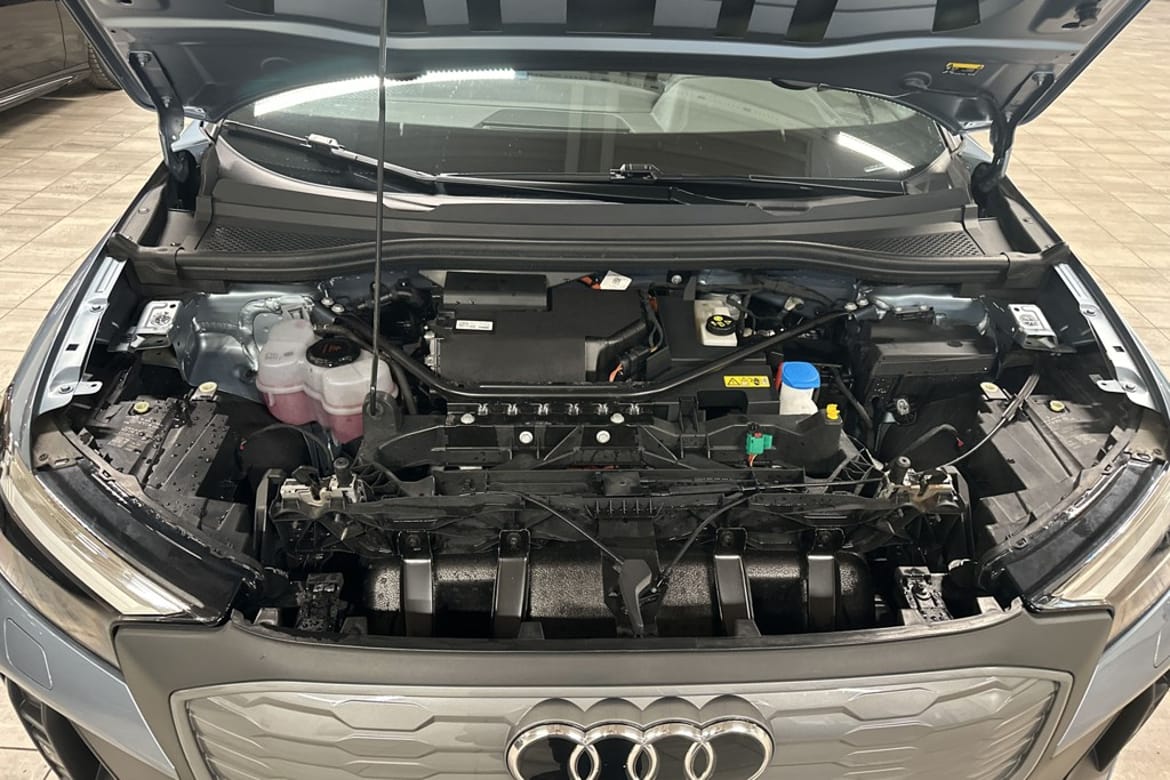 Audi Q4 e-tron 2023 - miniatyr 18