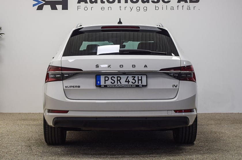 Bild 5 av Škoda Superb iV Kombi Skoda PHEV Business Style Skinn Drag Värmare Massage