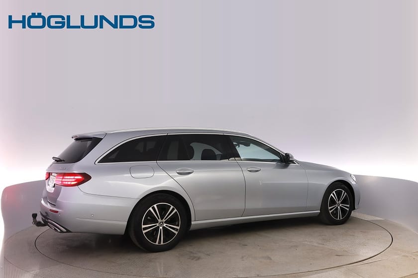 Bild 3 av Mercedes-Benz E 220 T d 4MATIC Avantgarde Widescreen Värmare Drag Ambient